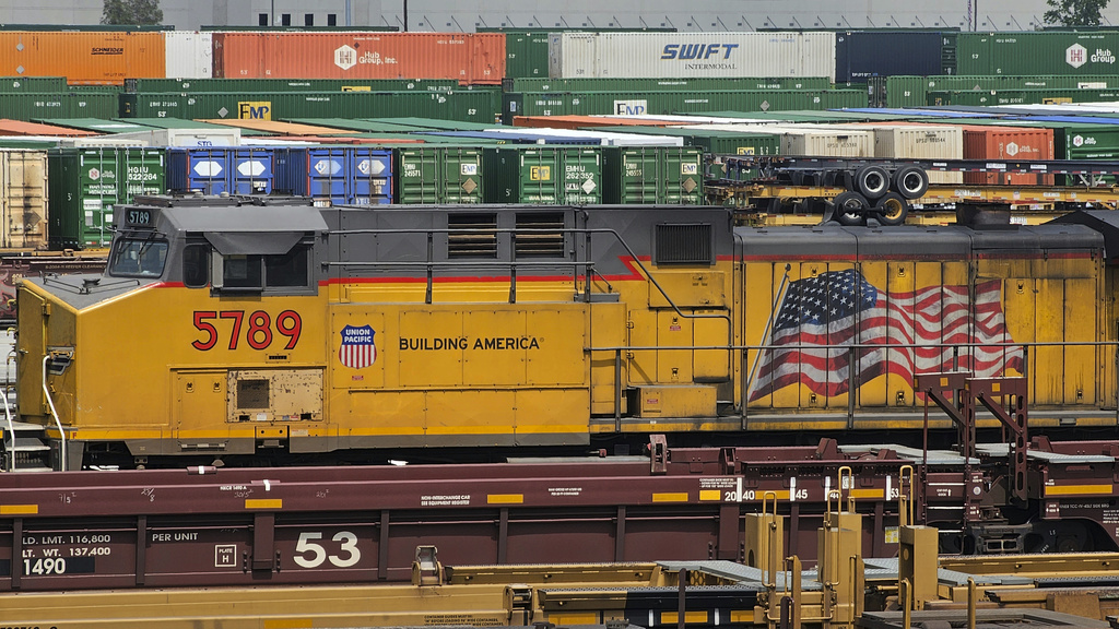 Train engineers deal with Union Pacific will improve schedules and